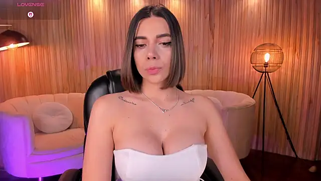 AmyWalker  online show from February 2025 10:30:02 AM