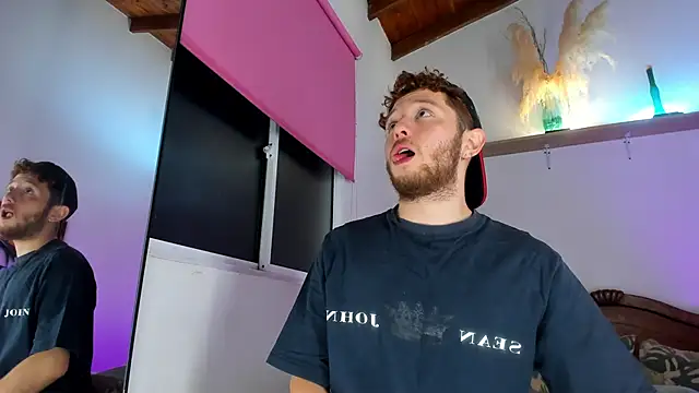 Juan Castano online show from October 2025 06:21:01 AM