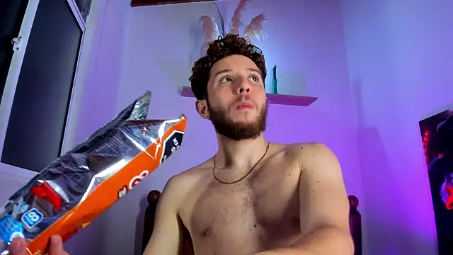 Juan Castano online show from November 2025 07:00:02 AM