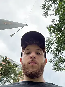 Juan Castano online show from November 2025 05:34:02 PM