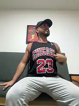 Juan Castano online show from February 2025 11:17:02 PM