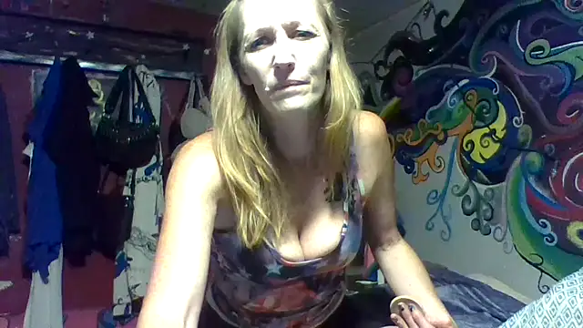 4EyedSluttyGinger online show from September 2025 08:41:01 PM