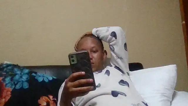 ShooingBunch online show from November 2025 08:12:01 PM