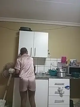 ShooingBunch online show from April 2026 02:51:02 PM