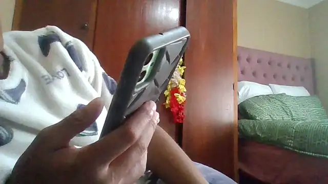 ShooingBunch online show from November 2025 09:35:02 AM