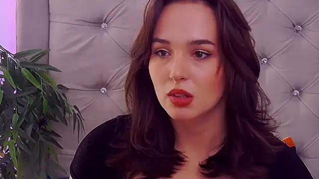 Snapshot of MeIisaLove chatting on October 2025 02:06:02 PM MeIisaLove online show from October 2025 02:06:02 PM