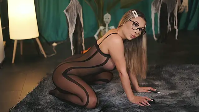 Assmerising online show from November 2025 05:18:02 PM