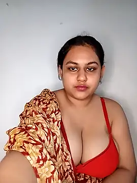 Snapshot of bumblebeegirl chatting on February 2025 01:41:01 PM bumblebeegirl online show from February 2025 01:41:01 PM