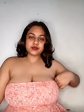 Snapshot of bumblebeegirl chatting on February 2025 08:42:02 PM bumblebeegirl online show from February 2025 08:42:02 PM