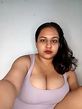 Snapshot of bumblebeegirl chatting on January 2025 09:17:01 PM bumblebeegirl online show from January 2025 09:17:01 PM