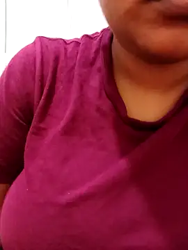 Snapshot of bumblebeegirl chatting on September 2025 11:34:01 AM bumblebeegirl online show from September 2025 11:34:01 AM