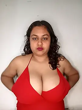 Snapshot of bumblebeegirl chatting on March 2025 11:28:01 AM bumblebeegirl online show from March 2025 11:28:01 AM