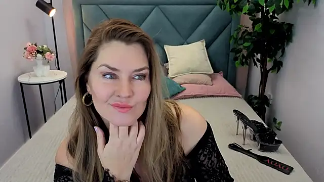 Adele Russo online show from February 2026 04:18:02 PM