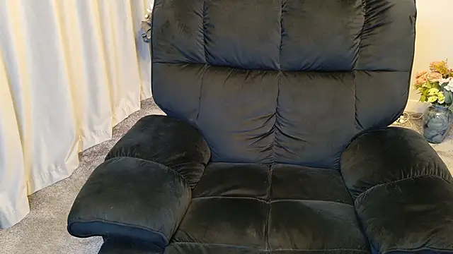 maggiemilff online show from April 2026 04:46:01 AM