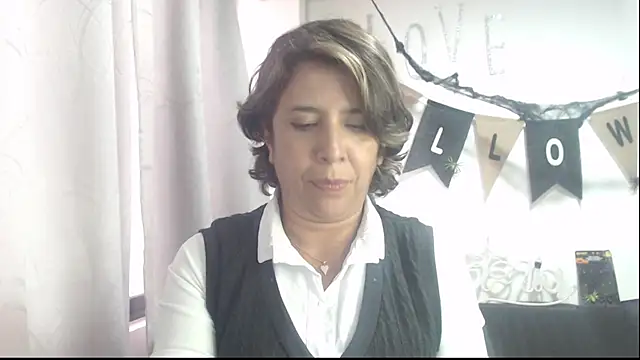 Victoria meester online show from October 2025 08:28:02 PM