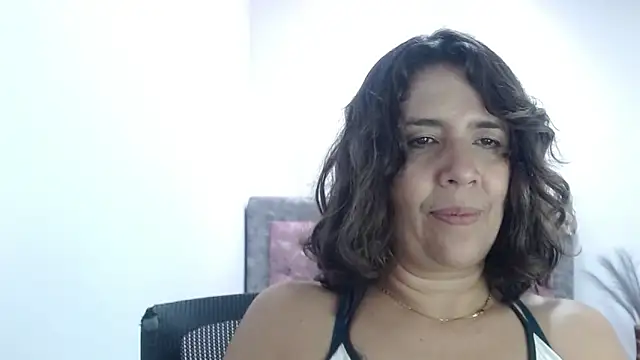 Snapshot of Victoria_meester chatting on June 2026 08:10:01 PM Victoria meester online show from June 2026 08:10:01 PM