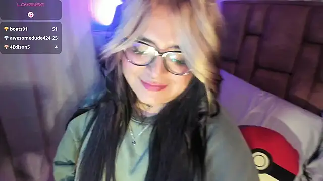 chloe bonnet online show from January 2025 03:02:01 AM