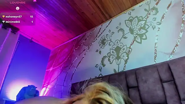 chloe bonnet online show from January 2025 12:20:01 AM