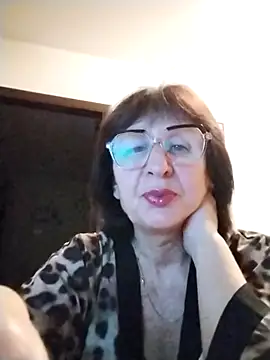 AlbinaXPretty online show from November 2025 04:21:01 PM