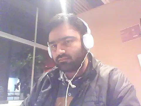 JohnBond009 online show from April 2026 07:58:02 PM