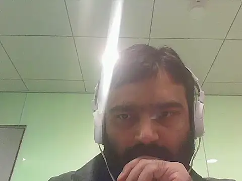 JohnBond009 online show from May 2026 10:23:01 AM