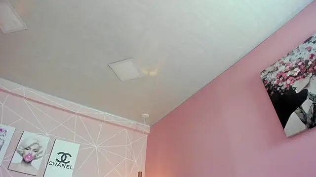 dolly zoe online show from October 2025 04:02:02 AM