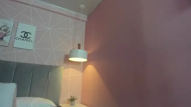 Snapshot of dolly_zoe chatting on January 2026 03:32:02 AM dolly zoe online show from January 2026 03:32:02 AM