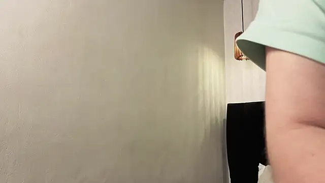 Snapshot of dolly_zoe chatting on February 2026 05:19:01 AM dolly zoe online show from February 2026 05:19:01 AM