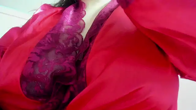 dolly zoe online show from October 2025 04:33:01 AM