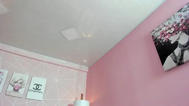 dolly zoe online show from October 2025 09:38:01 PM