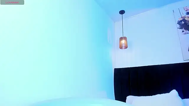 dolly zoe online show from April 2026 03:02:01 AM