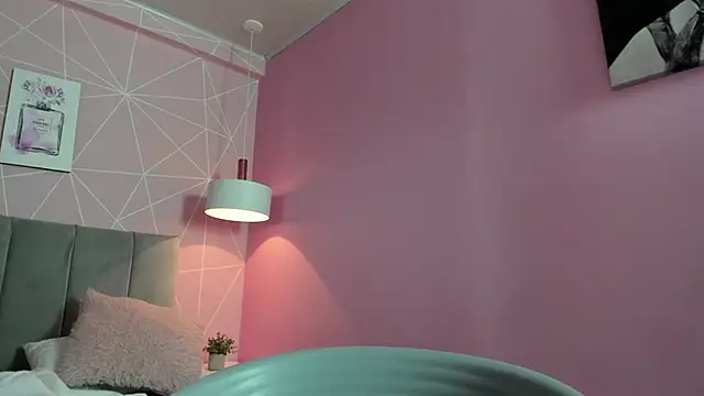 dolly zoe online show from March 2025 12:22:02 AM