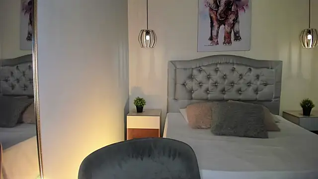 ayshel   online show from November 2025 05:10:02 AM