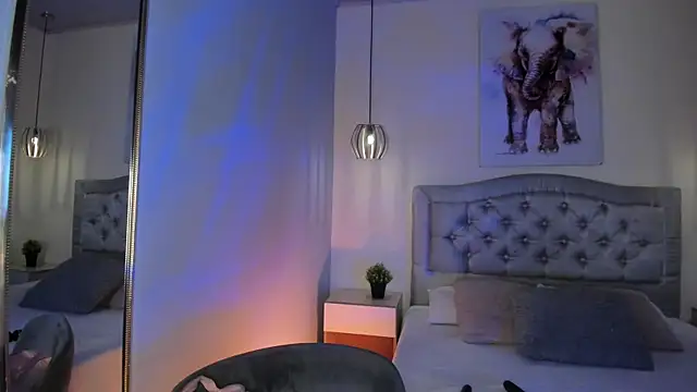 ayshel   online show from December 2025 10:59:01 PM