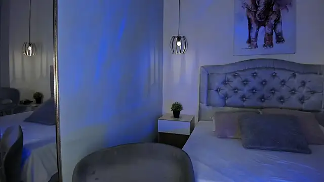 ayshel   online show from December 2025 05:40:02 AM