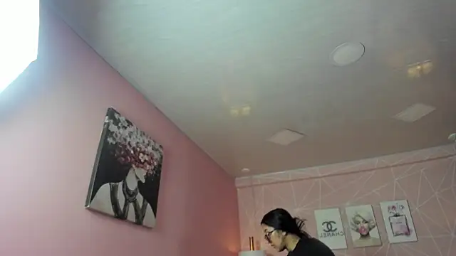 ayshel   online show from November 2025 10:32:01 PM