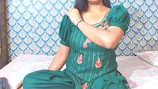 Snapshot of nikitahot3 chatting on April 2026 11:55:01 AM nikitahot3 online show from April 2026 11:55:01 AM