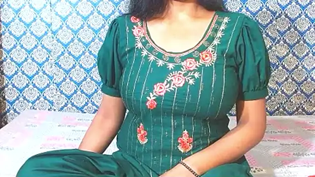 Snapshot of nikitahot3 chatting on April 2026 12:56:02 AM nikitahot3 online show from April 2026 12:56:02 AM