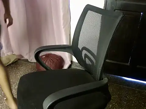 savage laura online show from February 2026 08:08:02 AM