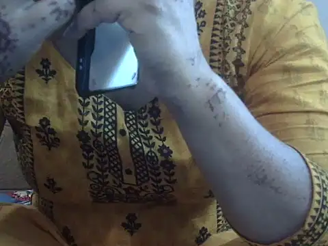 shekira99 online show from March 2026 06:26:01 AM