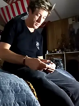 j hollywood91 online show from November 2025 08:42:01 PM