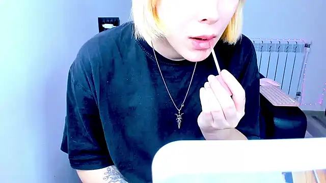 Snapshot of dollmore chatting on October 2025 09:25:02 PM dollmore online show from October 2025 09:25:02 PM