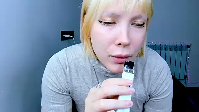 Snapshot of dollmore chatting on October 2025 02:10:01 AM dollmore online show from October 2025 02:10:01 AM