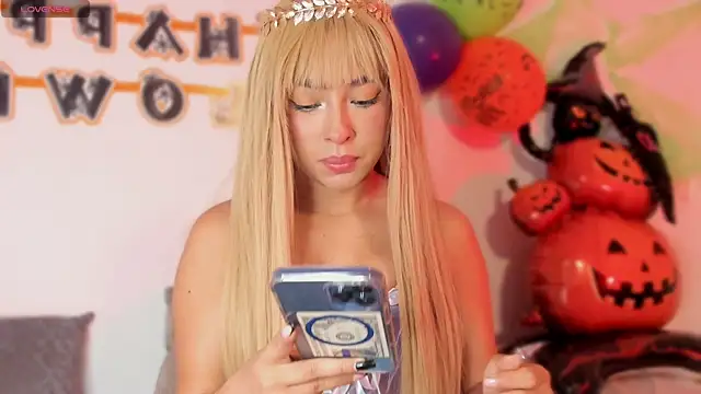 valerycolins online show from October 2025 05:17:01 AM