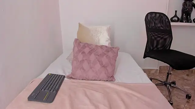 valerycolins online show from September 2025 01:52:02 AM