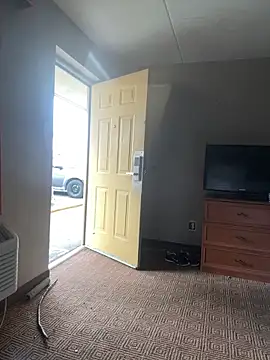 Snapshot of Stressreliever82 chatting on April 2026 04:19:01 PM Stressreliever82 online show from April 2026 04:19:01 PM