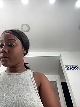 Snapshot of MichaelaCox chatting on May 2026 01:09:02 PM MichaelaCox online show from May 2026 01:09:02 PM
