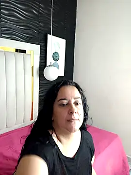 Snapshot of lucia_vonne_ chatting on February 2025 02:37:01 PM lucia vonne online show from February 2025 02:37:01 PM