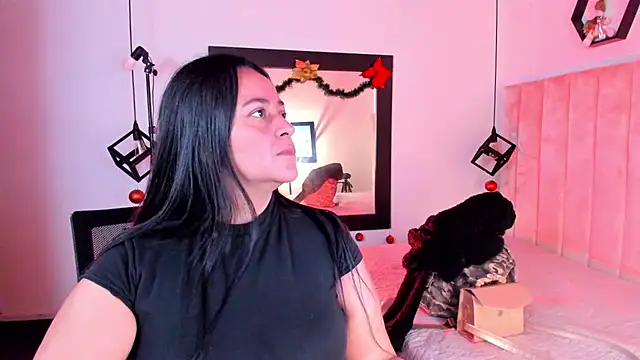 lucia vonne  online show from January 2026 01:38:01 PM