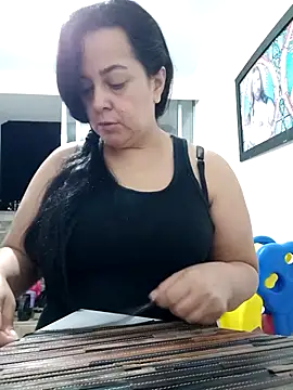 Snapshot of lucia_vonne_ chatting on September 2025 01:28:01 AM lucia vonne online show from September 2025 01:28:01 AM